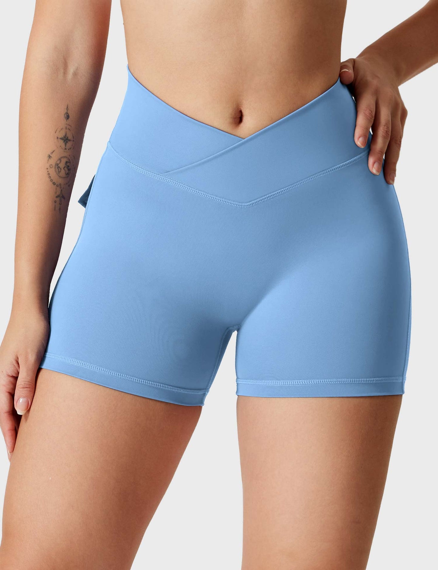 V-waistband Charm Shorts